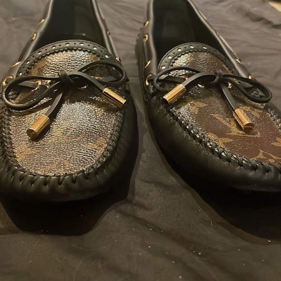 Louis Vuitton women’s loafers 37 1/2 (US SIZE 7.5) - Picture 6 of 6